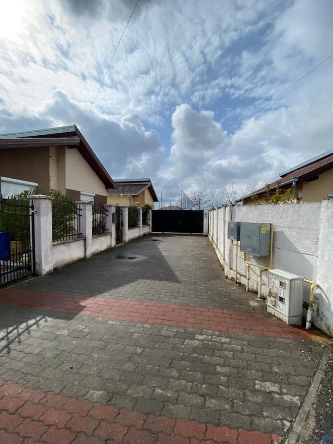 “Home Sweet Home” Sîntandrei Exterior foto